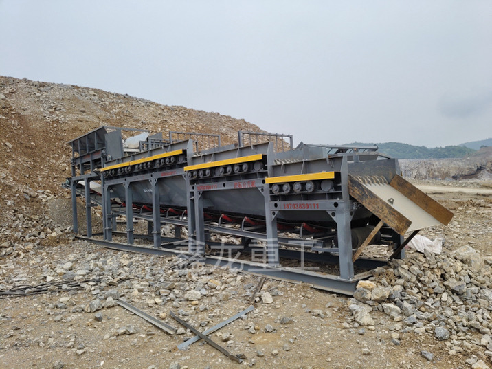 四川1500x10米泥石分離機(jī)生產(chǎn)現(xiàn)場(chǎng)